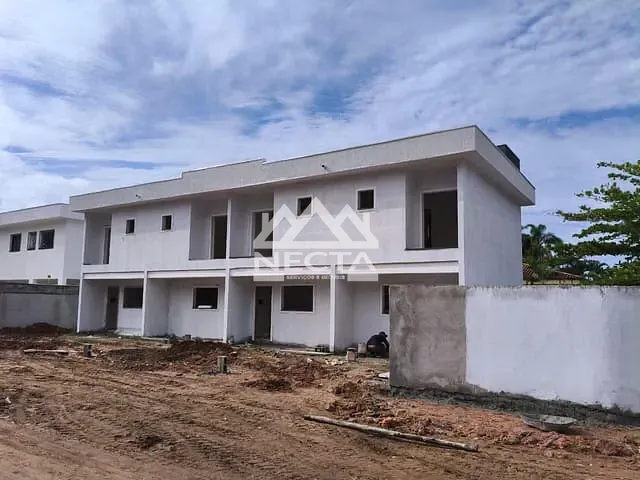 Sobrado com 74m² 2 quartos e 2 banheiros, à venda, no bairro Massaguaçu em Caraguatatuba