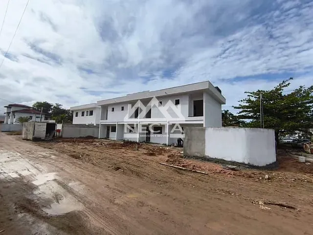 Sobrado com 74m² 2 quartos e 2 banheiros, à venda, no bairro Massaguaçu em Caraguatatuba