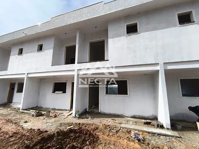 Sobrado com 74m² 2 quartos e 2 banheiros, à venda, no bairro Massaguaçu em Caraguatatuba