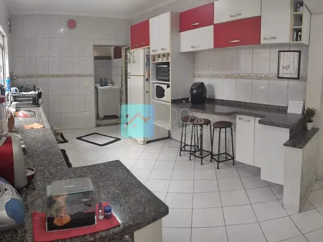Sobrado com 125m² 3 quartos e 3 banheiros, à venda, no bairro Residencial Uniao em São José dos Campos
