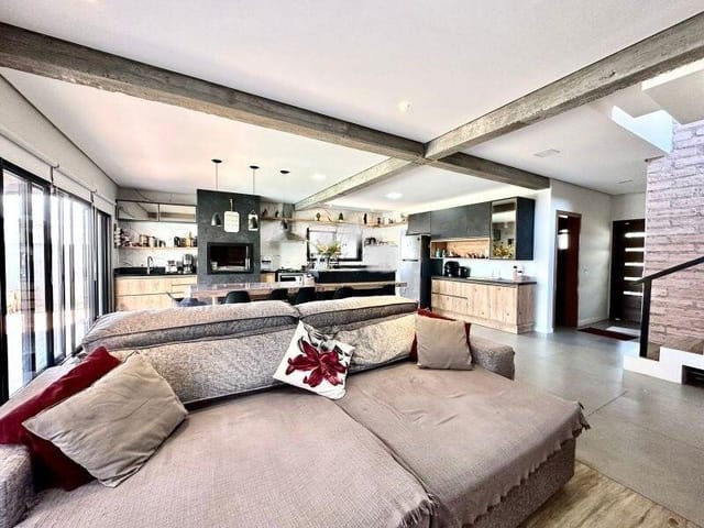 Foto do Casa - Sobrado à Venda: 3 Dormitórios, Alphaville Fase 2, Laranjal, Pelotas. 4 Banheiros, Escritório, Piscina, Churrasqueira, Condomínio Completo | UP Imóveis