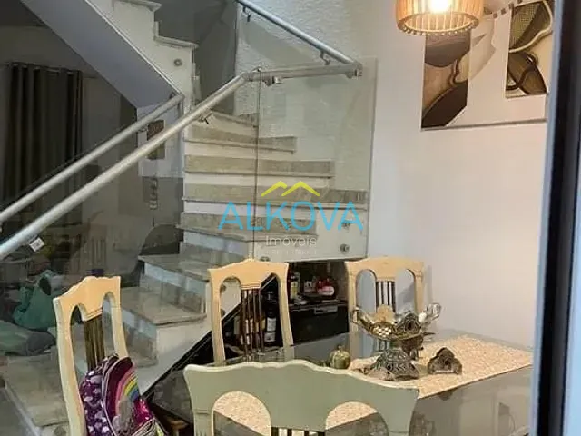 Sobrado com 100m² 3 quartos e 3 banheiros, à venda, no bairro Chácaras São José em São José dos Campos