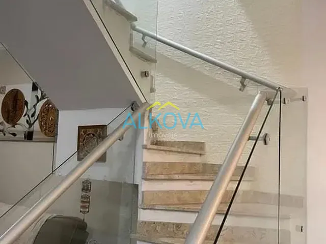 Sobrado com 100m² 3 quartos e 3 banheiros, à venda, no bairro Chácaras São José em São José dos Campos