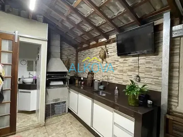 Sobrado com 100m² 3 quartos e 3 banheiros, à venda, no bairro Chácaras São José em São José dos Campos