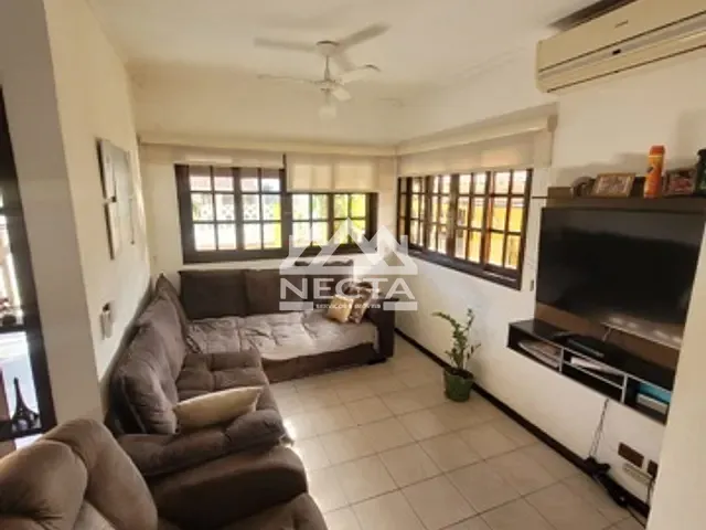 Sobrado com 98m² 2 quartos e 2 banheiros, à venda, no bairro Indaiá em Caraguatatuba
