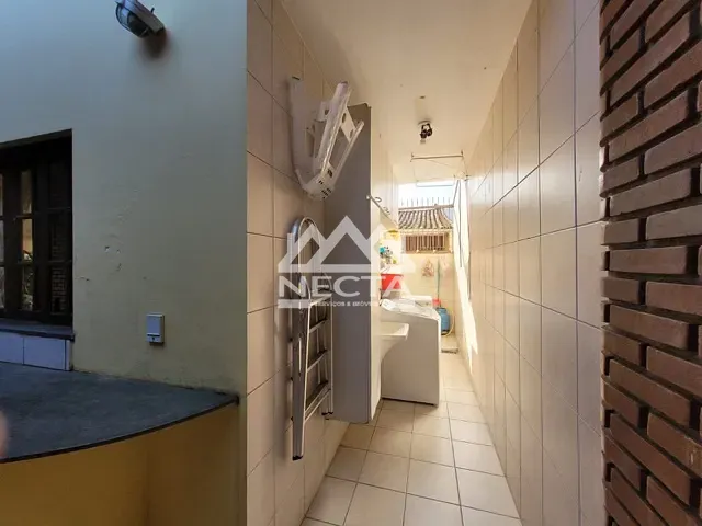 Sobrado com 98m² 2 quartos e 2 banheiros, à venda, no bairro Indaiá em Caraguatatuba