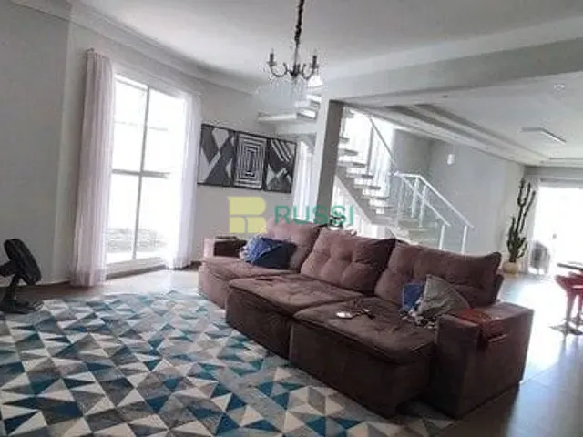 Sobrado com 300m² 3 quartos e 4 banheiros, à venda, no bairro Condomínio Terras do Vale em Caçapava