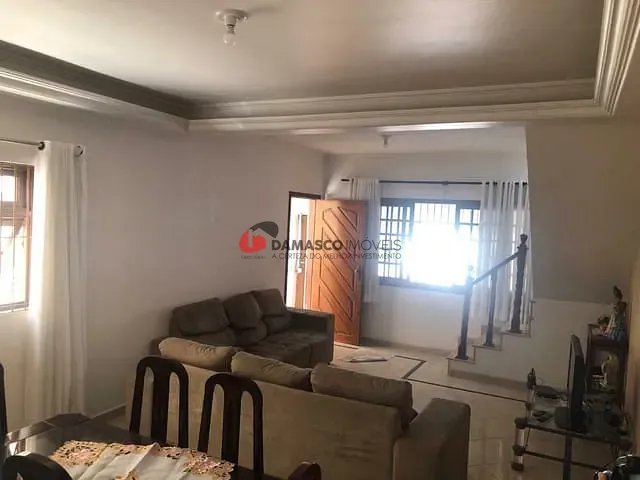 Sobrado com 177m² 3 quartos e 4 banheiros, à venda, no bairro Osvaldo Cruz em São Caetano do Sul