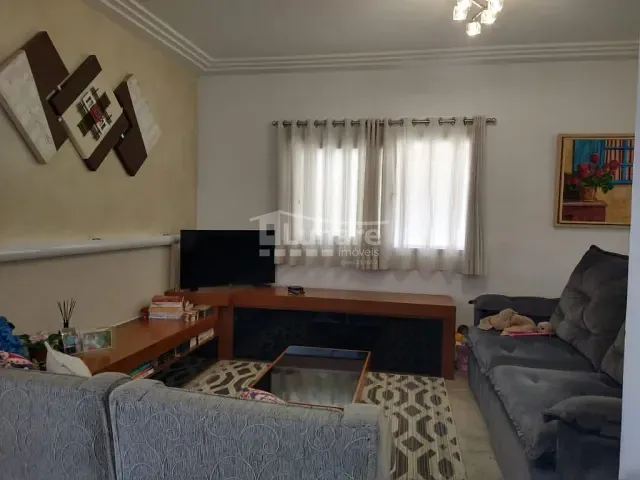 Sobrado com 300m² 5 quartos e 5 banheiros, à venda, no bairro Jardim Aracy em Mogi das Cruzes