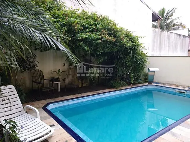 Sobrado com 300m² 5 quartos e 5 banheiros, à venda, no bairro Jardim Aracy em Mogi das Cruzes