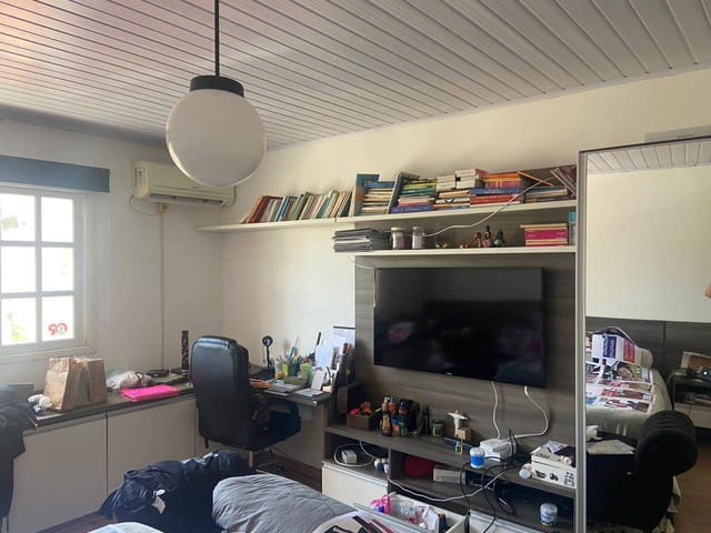 Casa com 410m² 7 quartos e 4 banheiros, à venda, no bairro Laranjal em Pelotas
