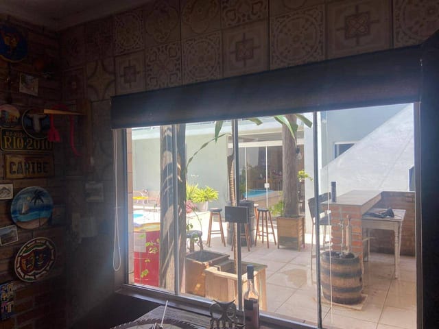 Casa com 410m² 7 quartos e 4 banheiros, à venda, no bairro Laranjal em Pelotas