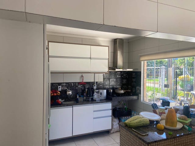 Casa com 410m² 7 quartos e 4 banheiros, à venda, no bairro Laranjal em Pelotas