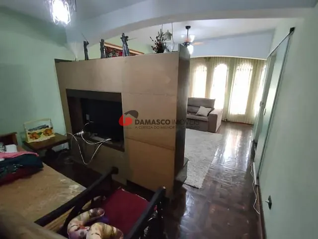 Sobrado com 370m² 4 quartos e 1 banheiro, para alugar, no bairro Vila Metalúrgica em Santo André