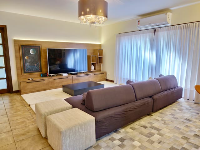 Casa com 1800m² 4 quartos e 3 banheiros, à venda, no bairro Laranjal em Pelotas