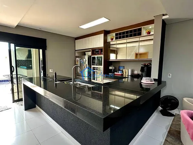 Sobrado com 190m² 3 quartos e 2 banheiros, à venda, no bairro Residencial Parque Imperial em Salto