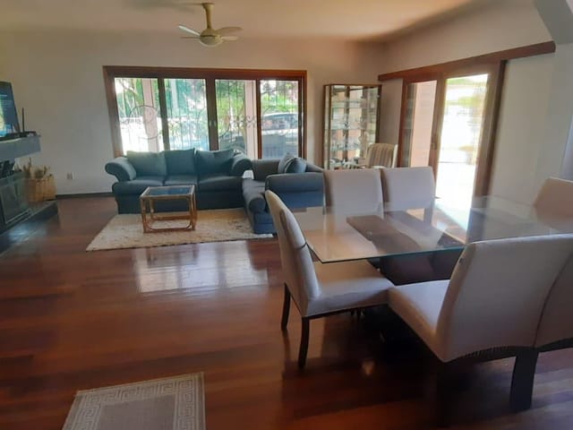 Casa com 1177m² 4 quartos e 3 banheiros, à venda, no bairro Laranjal em Pelotas