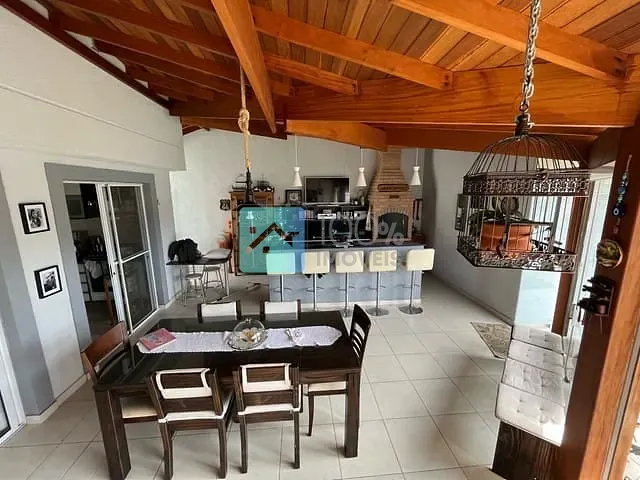 Sobrado com 250m² 3 quartos e 4 banheiros, à venda, no bairro Loteamento Villa Branca em Jacareí