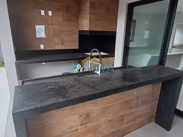 Sobrado com 468m² 4 quartos e 6 banheiros, à venda, no bairro Condomínio Residencial Jaguary em São José dos Campos