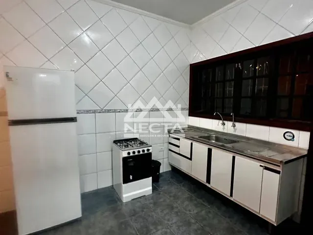 Sobrado com 233m² 5 quartos e 3 banheiros, à venda, no bairro Centro em Caraguatatuba