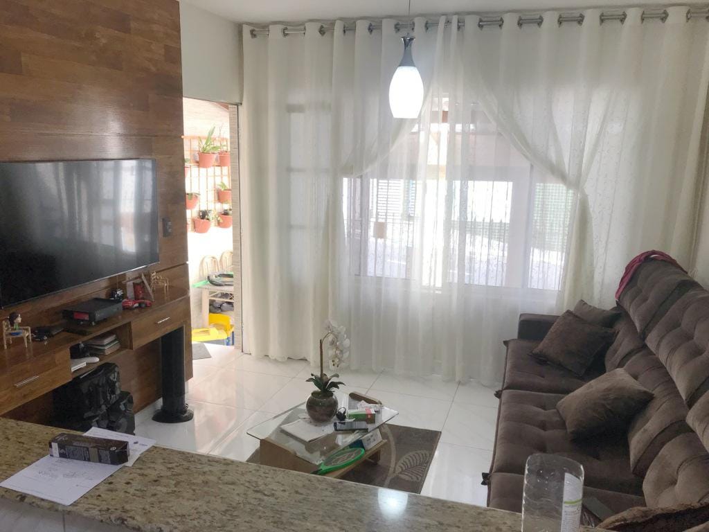 Sobrado à venda 1 Quarto, 1 Suite, 3 Vagas, 254M², Nova Gerty, São Caetano do Sul - SP