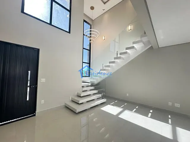 Sobrado com 218m² 2 quartos e 4 banheiros, à venda, no bairro Vila Rubens em Indaiatuba