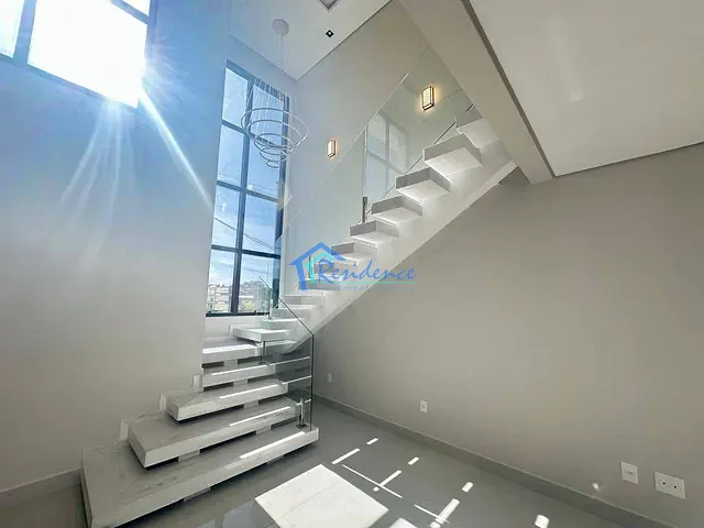 Sobrado com 218m² 2 quartos e 4 banheiros, à venda, no bairro Vila Rubens em Indaiatuba