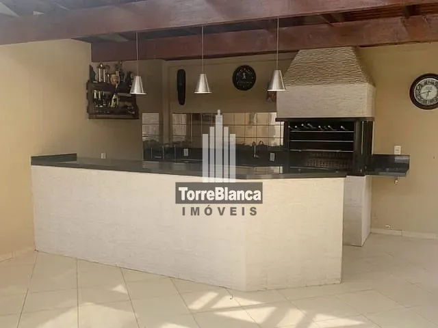 Sobrado com 181m² 3 quartos e 2 banheiros, à venda, no bairro Jardim Carvalho em Ponta Grossa