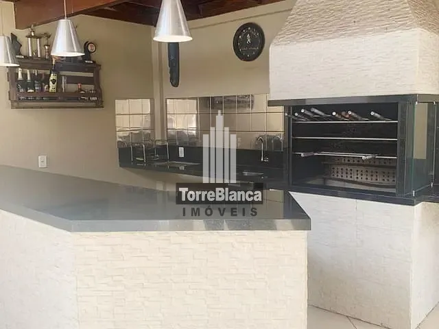 Sobrado com 181m² 3 quartos e 2 banheiros, à venda, no bairro Jardim Carvalho em Ponta Grossa