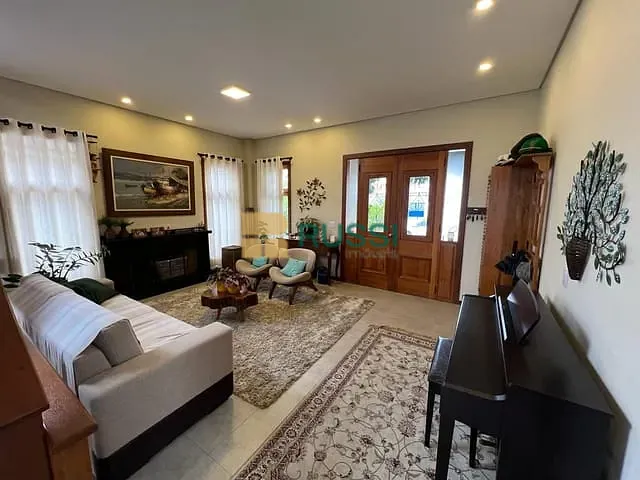 Sobrado com 451m² 4 quartos e 6 banheiros, à venda, no bairro Urbanova em São José dos Campos