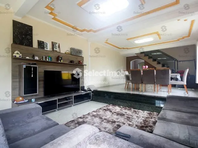 Sobrado com 287m² 2 quartos e 3 banheiros, à venda, no bairro Jardim Pilar em Mauá