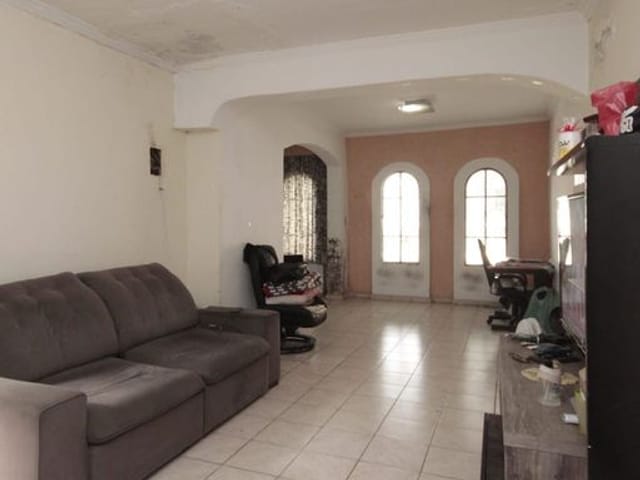 Sobrado com 300m² 3 quartos e 2 banheiros, à venda, no bairro Vila Dom Pedro I em São Paulo