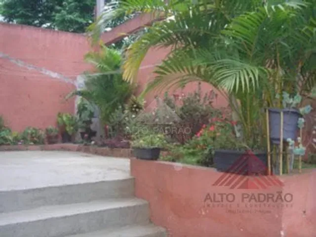 Sobrado 2 quartos e 1 banheiro, à venda, no bairro Parque das Américas em Mauá