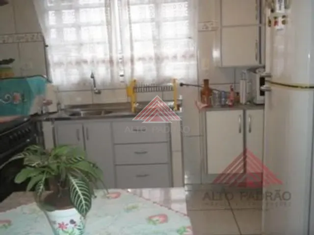 Sobrado 2 quartos e 1 banheiro, à venda, no bairro Parque das Américas em Mauá
