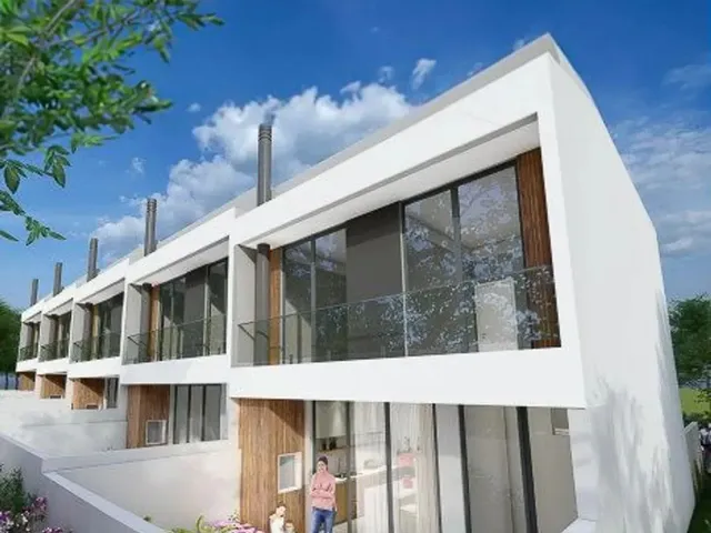 Sobrado com 120m² 3 quartos e 3 banheiros, à venda, no bairro Santa Felicidade em Curitiba