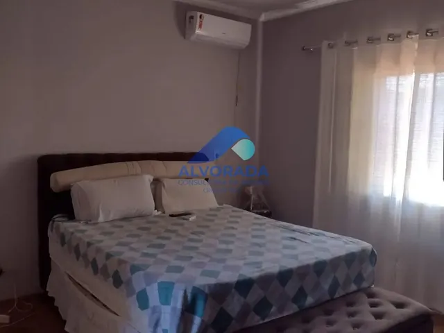 Sobrado com 125m² 3 quartos e 2 banheiros, à venda, no bairro Vila Tatetuba em São José Dos Campos