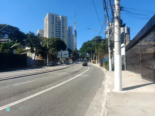 Sobrado com 450m² 4 quartos e 6 banheiros, à venda ou para alugar, no bairro Sumaré em São Paulo