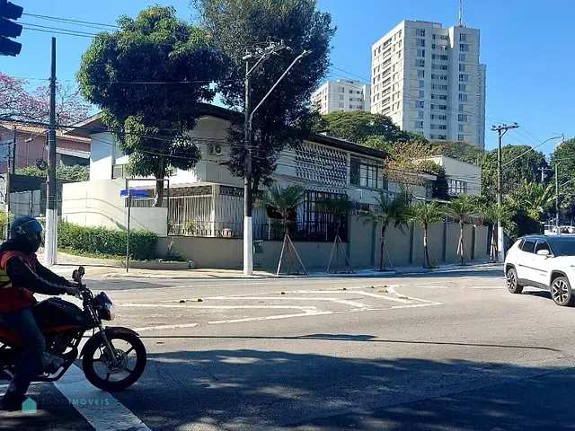 Sobrado com 450m² 4 quartos e 6 banheiros, à venda ou para alugar, no bairro Sumaré em São Paulo