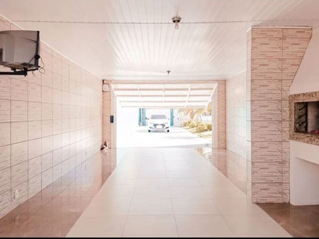 Casa com 476m² 2 quartos e 3 banheiros, à venda, no bairro Laranjal em Pelotas