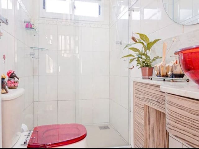 Casa com 476m² 2 quartos e 3 banheiros, à venda, no bairro Laranjal em Pelotas
