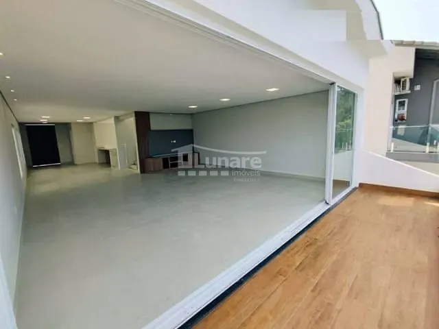 Sobrado com 340m² 3 quartos e 5 banheiros, à venda, no bairro Fazenda Rodeio em Mogi das Cruzes