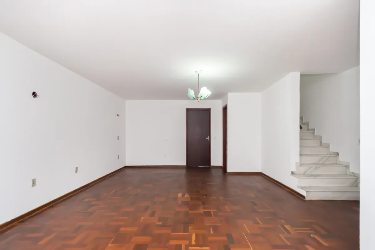 Sobrado para venda em Vila Alexandria com 3 quartos, sendo 1 suíte, 201m²
