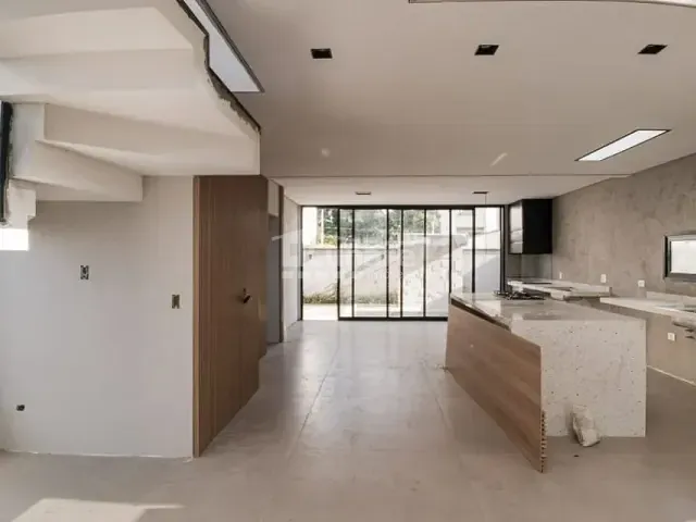 Sobrado com 250m² 3 quartos e 4 banheiros, à venda, no bairro Cézar de Souza em Mogi das Cruzes