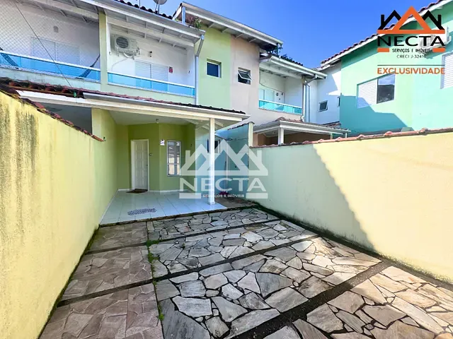 Sobrado com 98m² 3 quartos e 3 banheiros, à venda, no bairro Sumaré em Caraguatatuba
