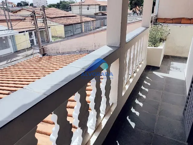 Sobrado 3 quartos e 2 banheiros, para alugar, no bairro Jardim Alvorada em São José dos Campos