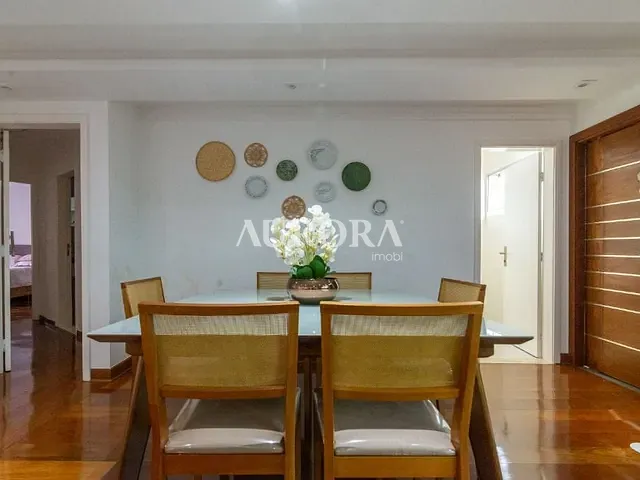 Sobrado com 500m² 4 quartos e 6 banheiros, à venda, no bairro Jardim Nápoles em Londrina