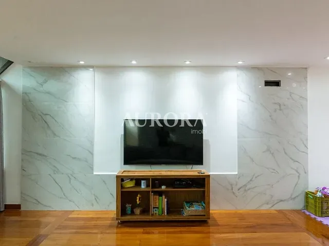 Sobrado com 500m² 4 quartos e 6 banheiros, à venda, no bairro Jardim Nápoles em Londrina