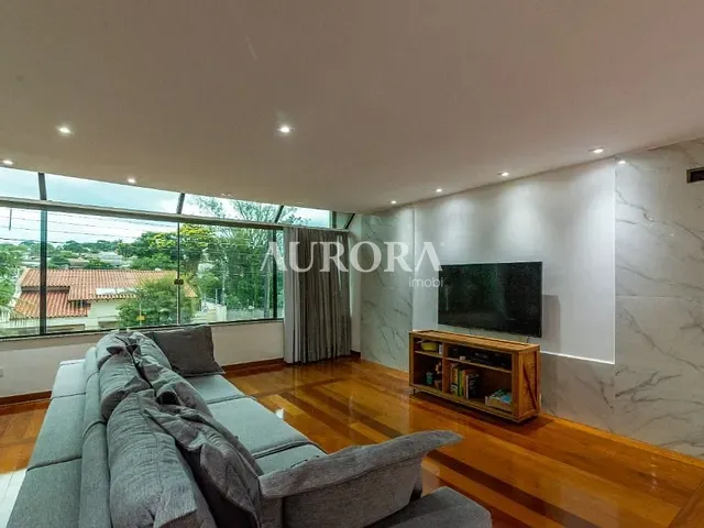 Sobrado com 500m² 4 quartos e 6 banheiros, à venda, no bairro Jardim Nápoles em Londrina