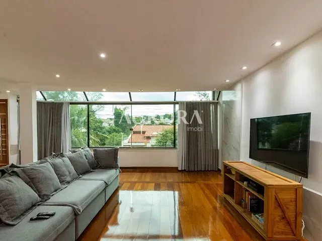 Sobrado com 500m² 4 quartos e 6 banheiros, à venda, no bairro Jardim Nápoles em Londrina