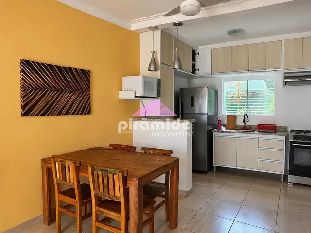 Sobrado com 10m² 2 quartos e 1 banheiro, à venda, no bairro Jardim Brasil em Caraguatatuba